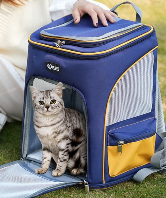 ペット キャリーバッグ 猫用メッシュ通気機能付きリュック型キャリー
